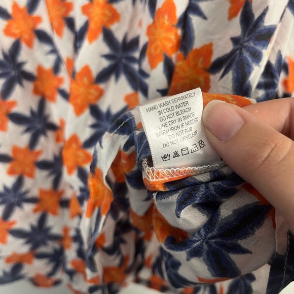 Ro’s Garden Orange and Blue white printed button down blouse size medium - Picture 6 of 8